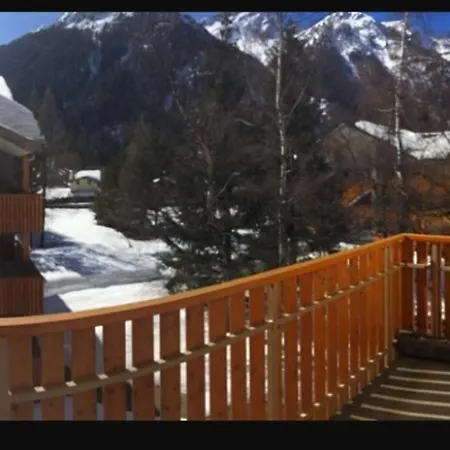 Su Due Livelli A Saint Jean