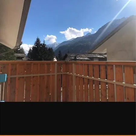 Su Due Livelli A Saint Jean * Gressoney-Saint-Jean